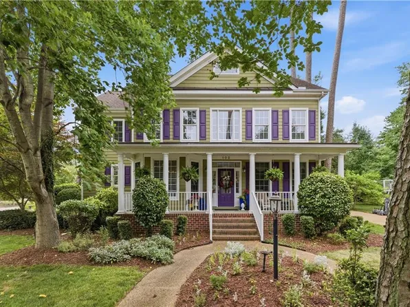 102 Patricks Ct, Carrollton, VA 23314