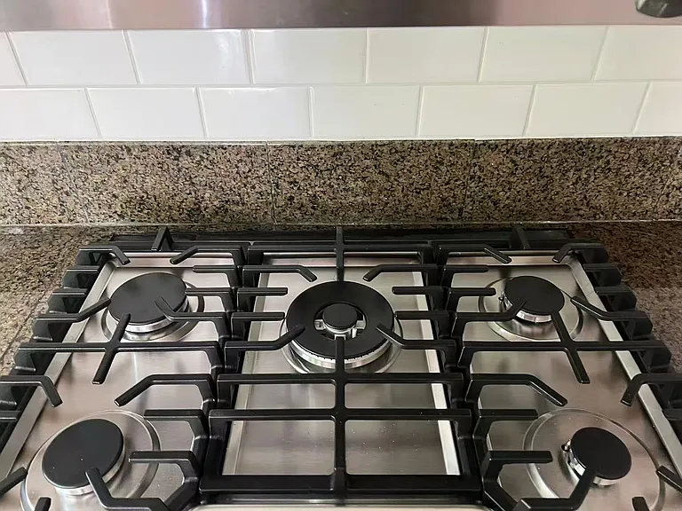 Gas cook top (new)