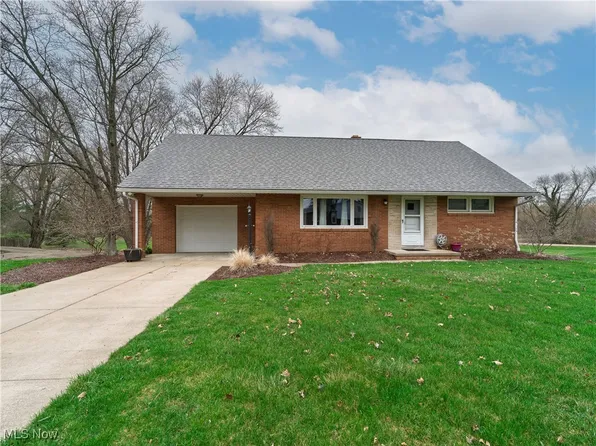 8187 Pheasant Ave NW, North Canton, OH 44720