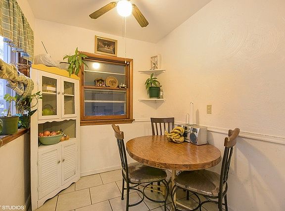 4th image of 295 River Oaks Dr