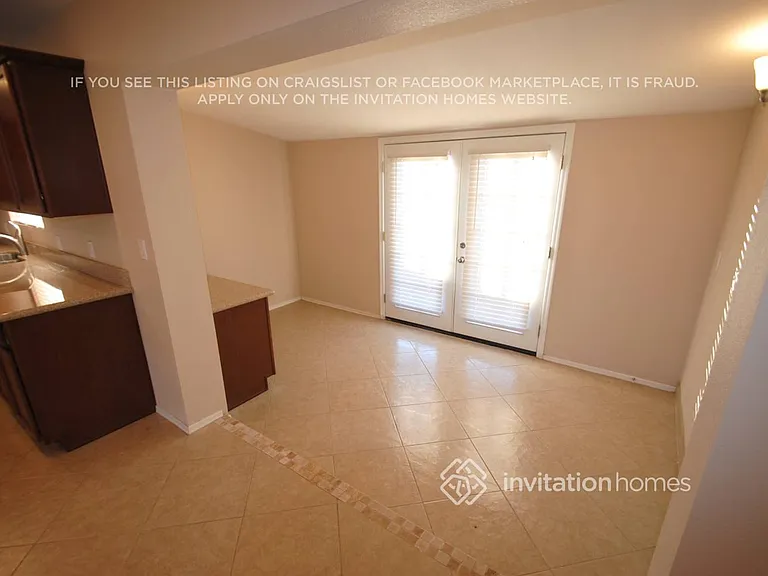 647 E Franklin Ave — Photo 5