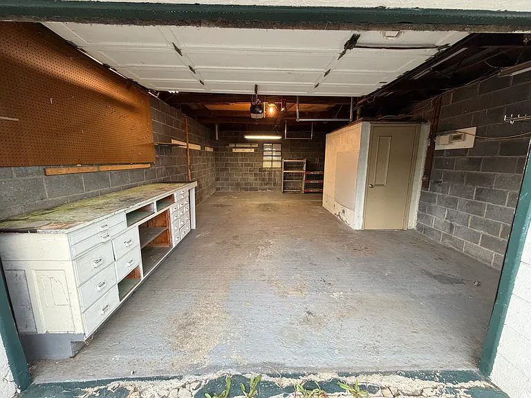 2 Miner St — Photo 7