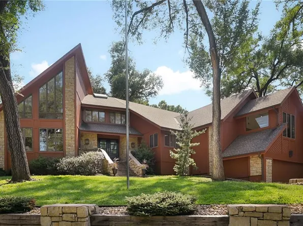 9964 Hemlock Dr, Overland Park, KS 66212