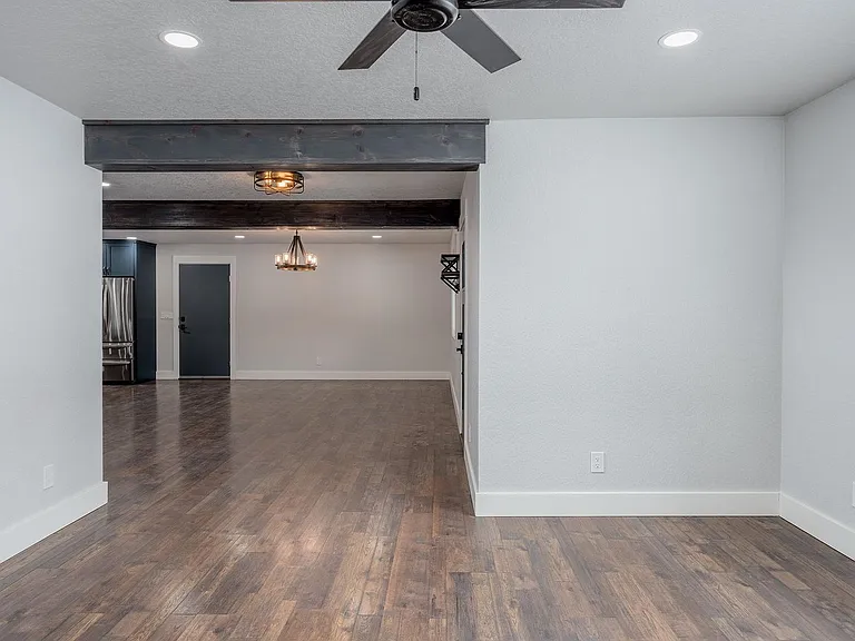 1157 Acorn Cir — Photo 9