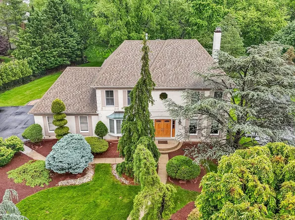 737 Eastwind Cir, Dresher, PA 19025