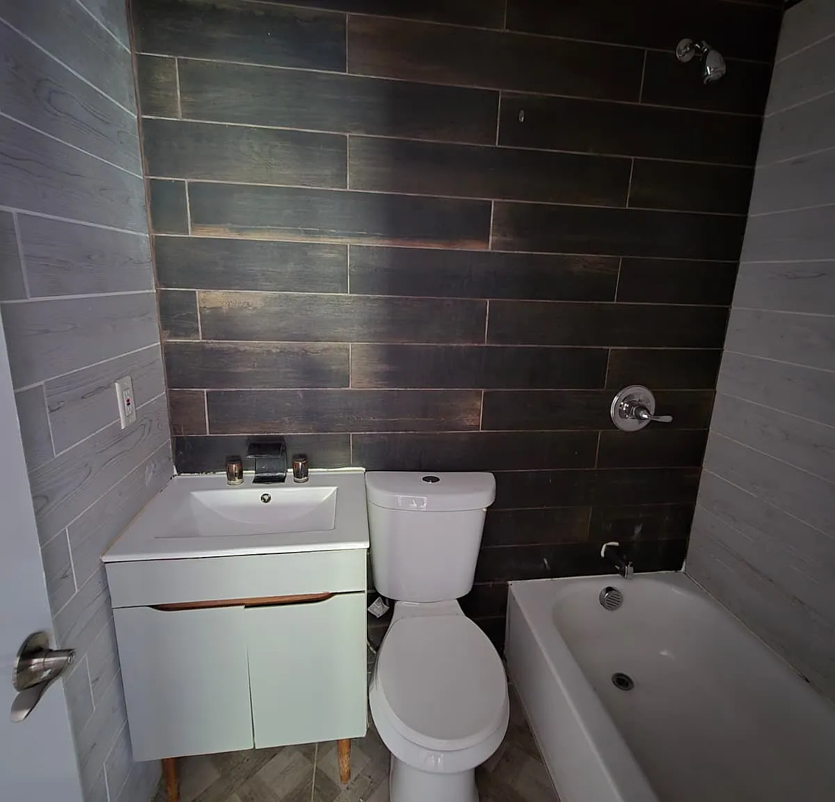 3 bed, $3,000 — Photo 2