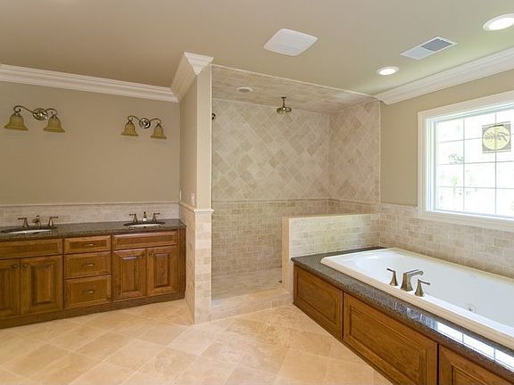 Georgeous Master Bathroom
