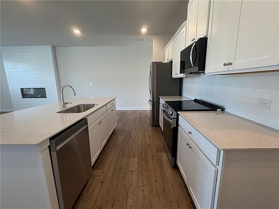 5th image of 1713 Harper Lily Ln
