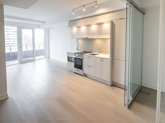 4th image of 448 Burnhamthorpe Rd W #1505