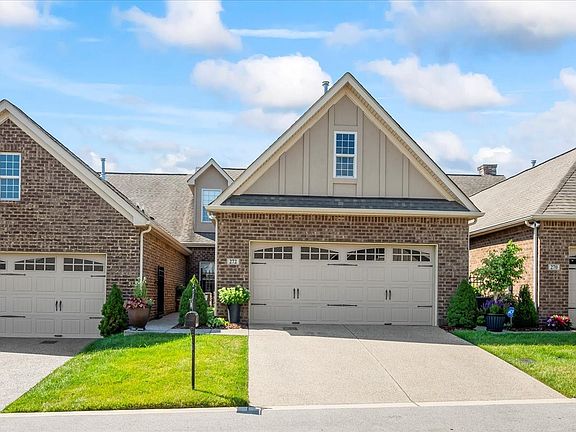 3rd image of 272 Bellingdon Dr