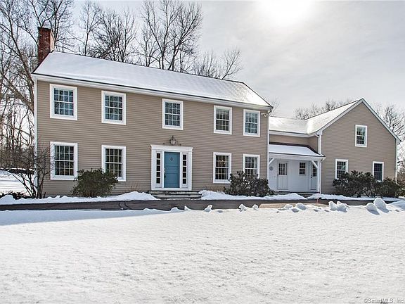 2nd image of 24 Stonehedge Dr