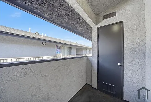 1071 Junipero Ave #302 — Photo 18