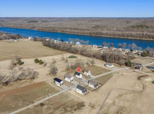 222 Fairway Villa Ln, Decaturville, TN 38329
