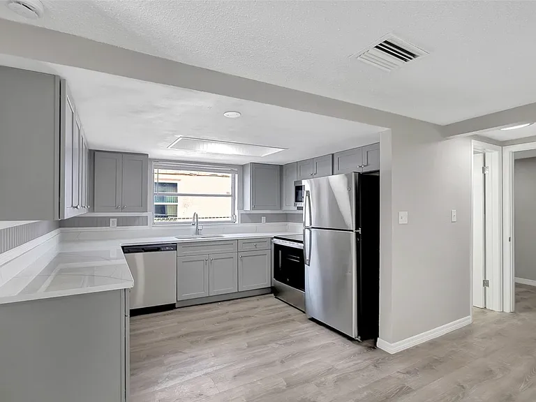7210 Parrot Dr — Photo 6