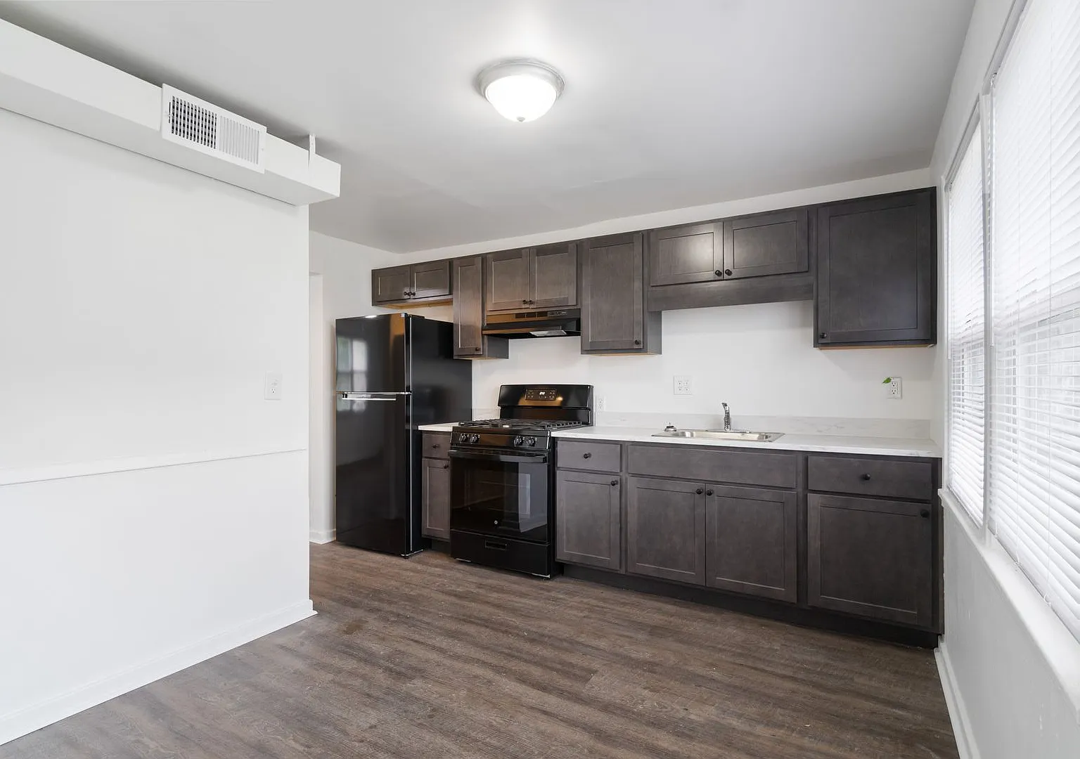 3 Bedroom Townhouse in Midland, PA!! Apply now!! — Photo 1
