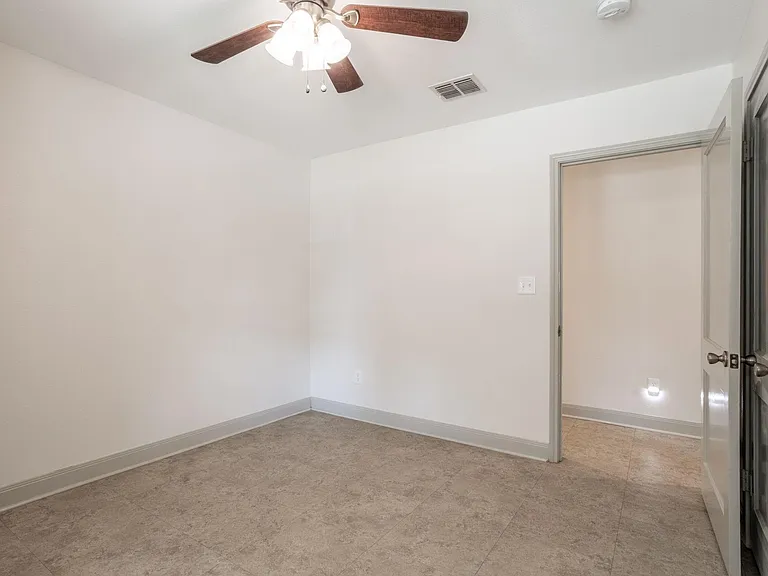 1517 Live Oak St — Photo 17