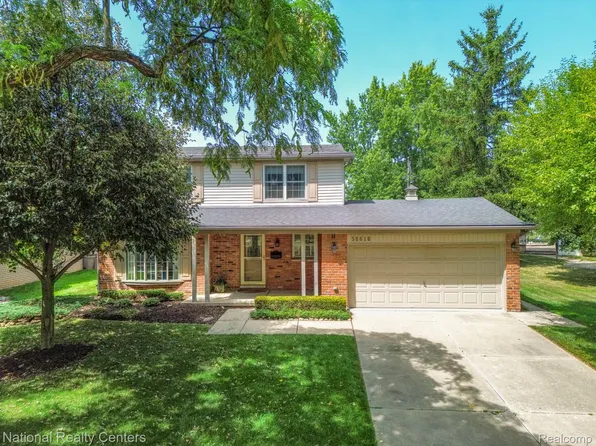 36616 Munger Dr, Livonia, MI 48154