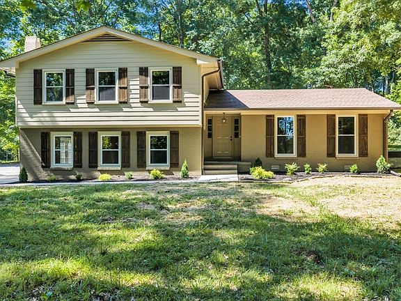 2nd image of 460 Hickory Hill Rd