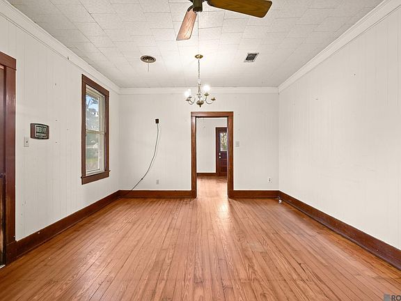 4th image of 507 N Bryan Ave