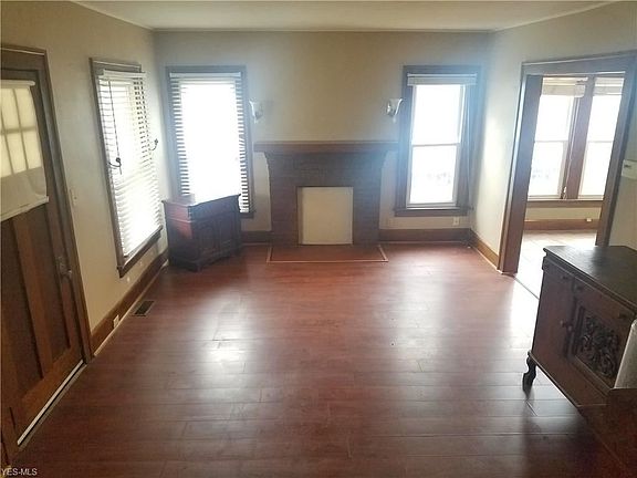 2nd image of 412 Kenyon Ave