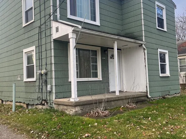 1426 Donovan St, Burton, MI 48529