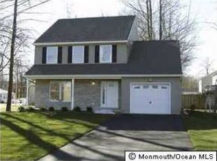 75 Bayview St, Cliffwood, NJ 07721