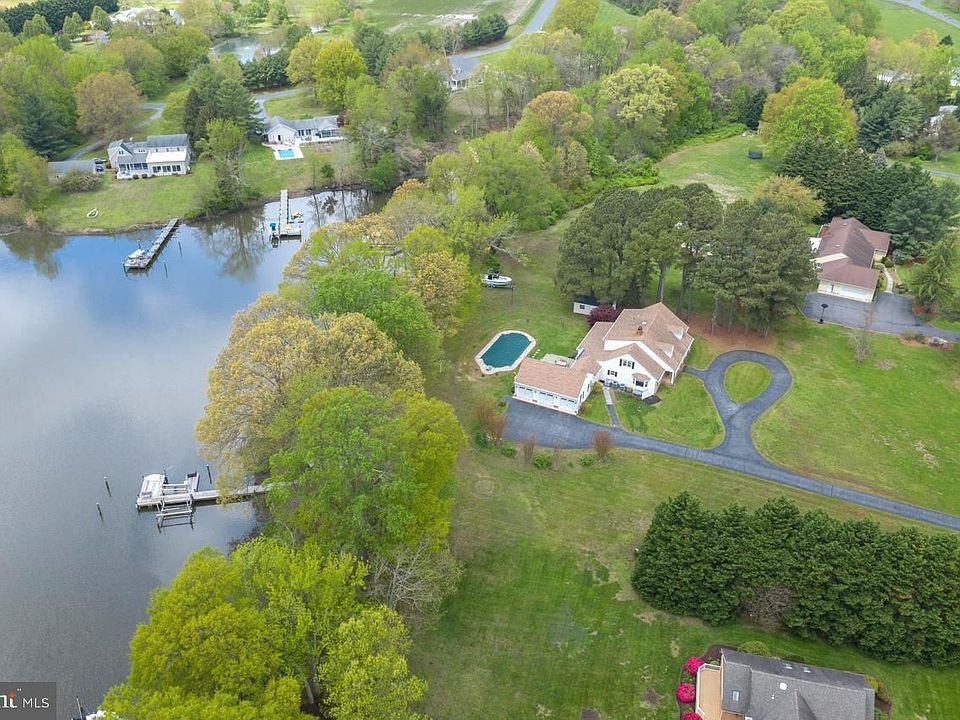1st image of 208 Brickhouse Dr
