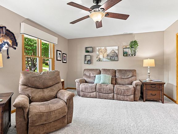 5th image of 3188 Highland Park Dr