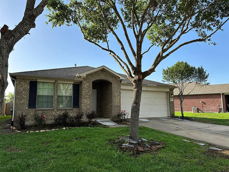 8023 Clover Leaf Dr — Photo 31