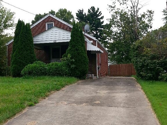2nd image of 121 Hollywood Ave
