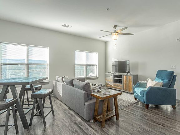 3rd image of 782 Riverfront 321 Pkwy