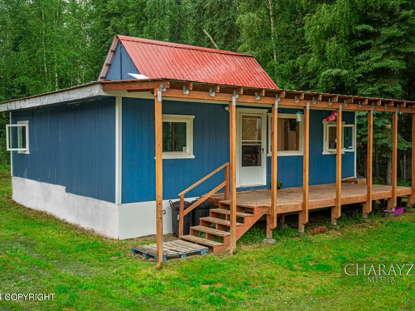 3199 Homer Dr, North Pole, AK 99705