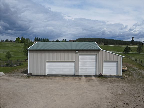3rd image of 14891 Big Horn Rd