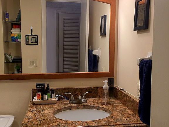 5th image of 650 Tennis Club Dr APT 309