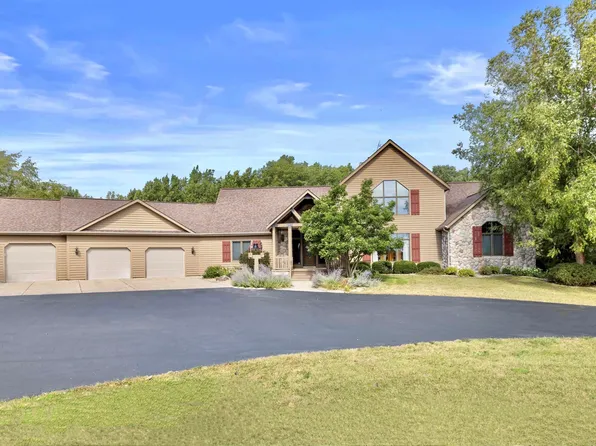 N8945 Parker Rd, Whitewater, WI 53190