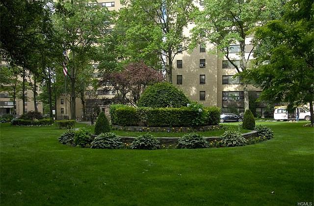 1st image of 7 Fordham Hill Oval APT 8E