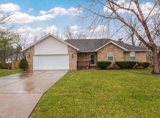 3552 W Vincent Dr, Springfield, MO 65810