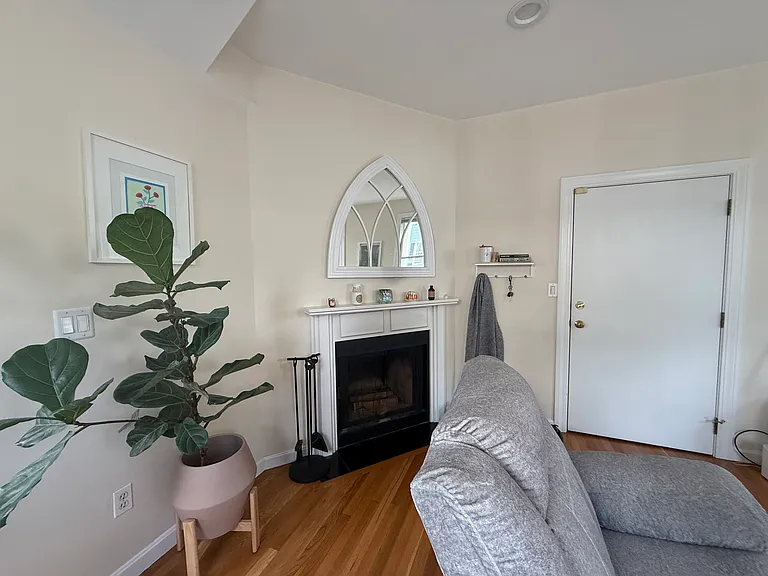 332 Bunker Hill St #1 — Photo 15
