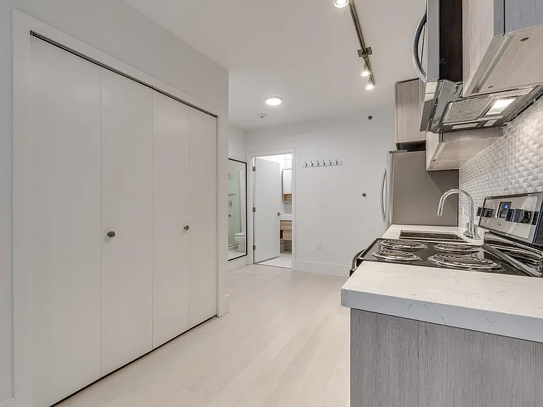 1425 Haro St #203 — Photo 13