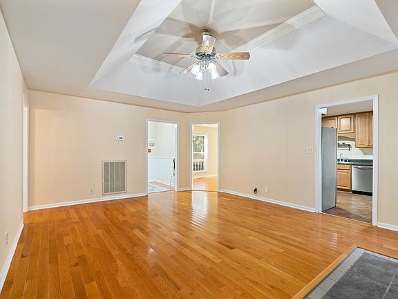 4th image of 131 Lynx Dr