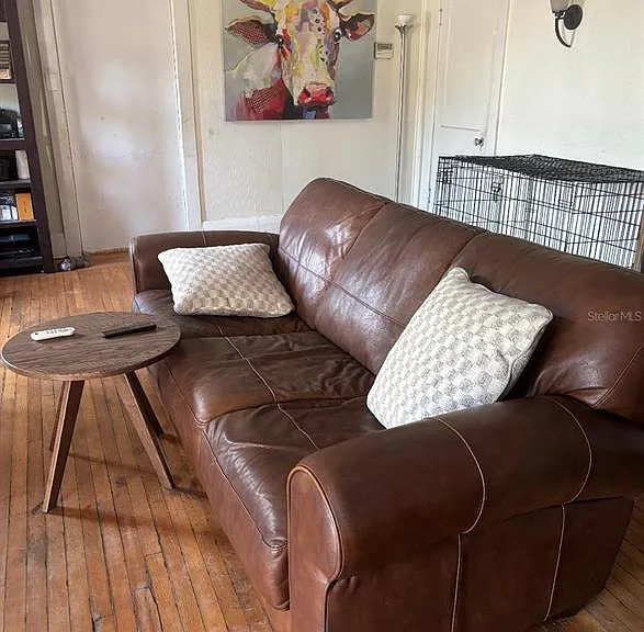 2601 W Cleveland St — Photo 4