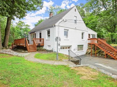 1 N Forest Cir, West Haven, CT, 06516