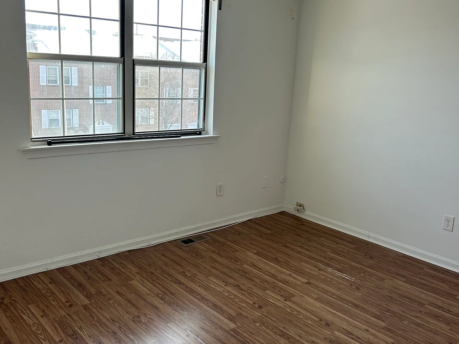2 bed, 860 sqft, $1,200 — Photo 3