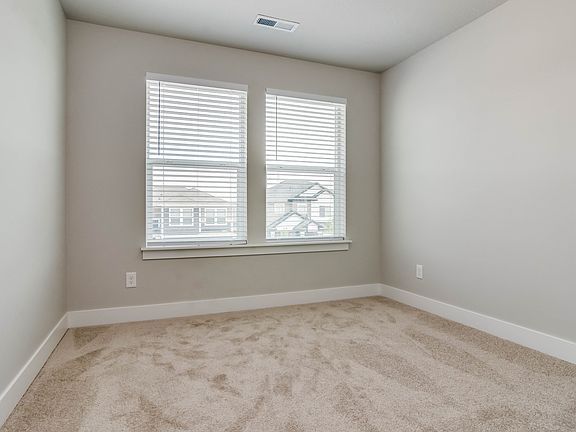 4th image of 149 N Stone Gate Dr