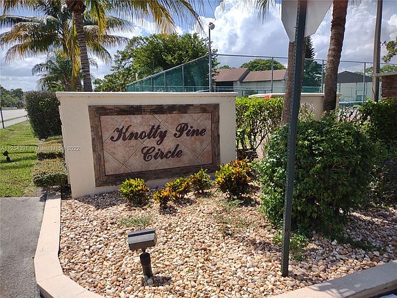 3rd image of 309 Knotty Pine Cir APT A-1