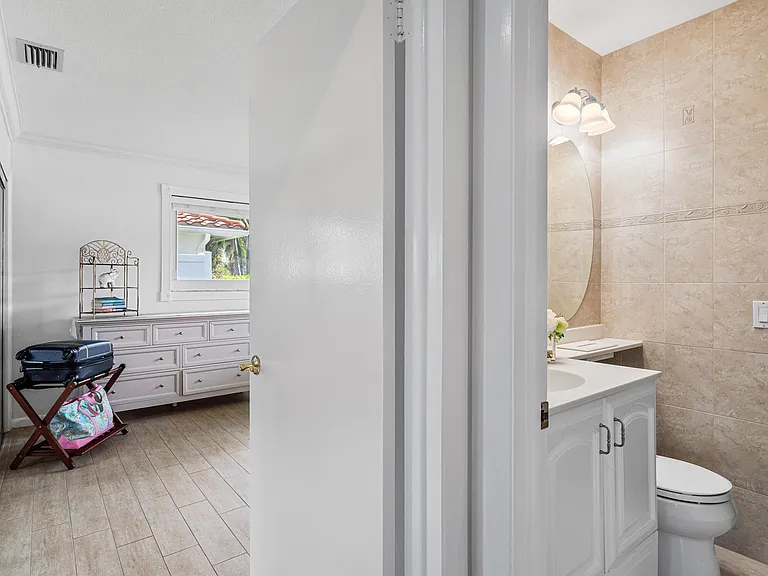 1120 Morse Blvd — Photo 27