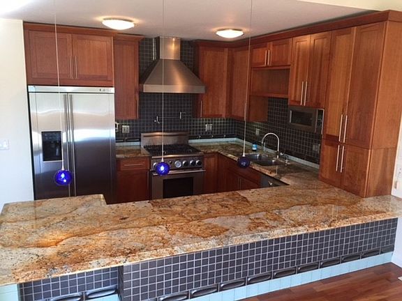 2nd image of 2918 Van Ness Ave #3