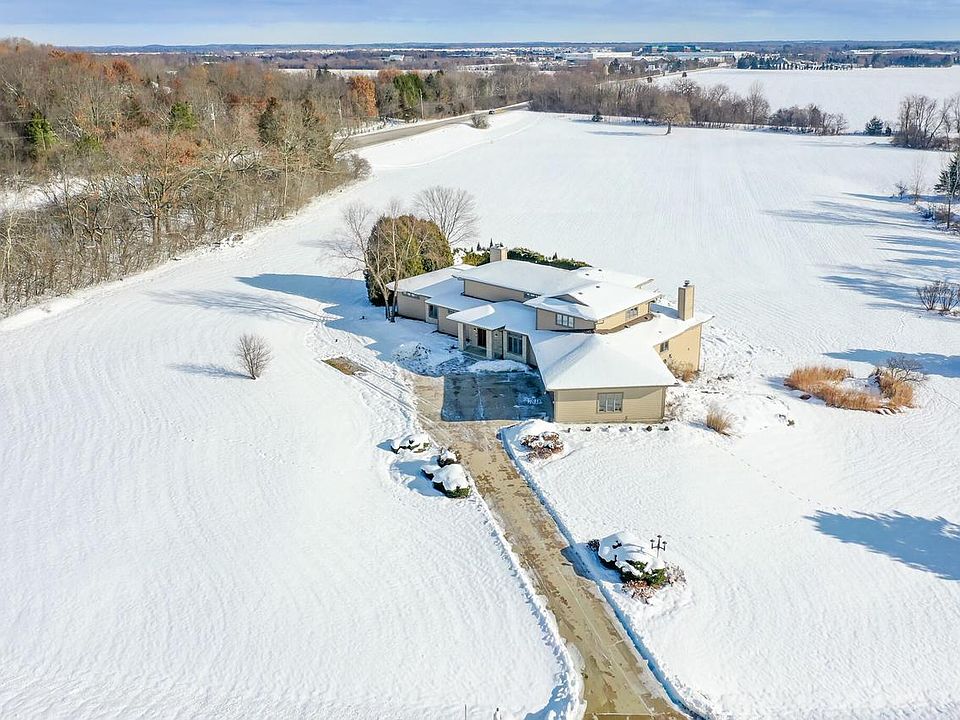 1st image of 2100 North Oakwoods COURT