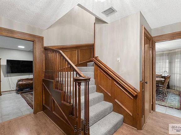 2nd image of 3006 Jacaranda Dr