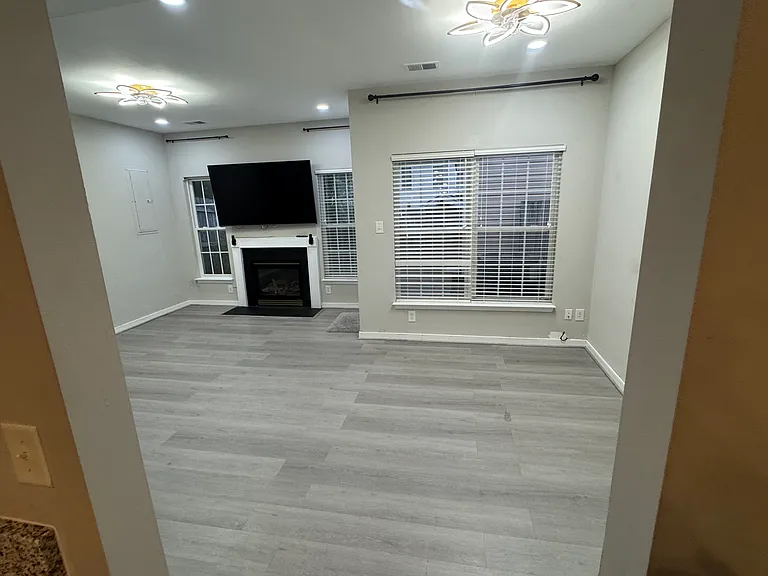 5506 Springwater Ln — Photo 8